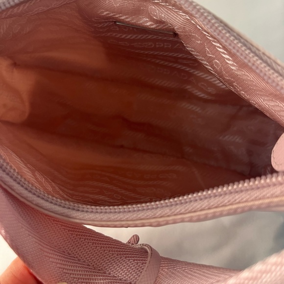 The Re-Nylon Re-Edition 2000 mini bag( has a little stain on the corner  )pic #3 - Picture 5 of 9